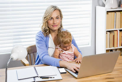 Balancing Work and Motherhood: Practical Tips for New Working Moms