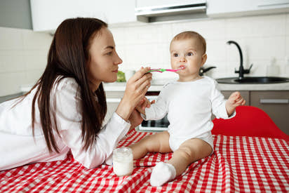 A Comprehensive Guide to Baby Feeding: From Breastfeeding to Solid Foods