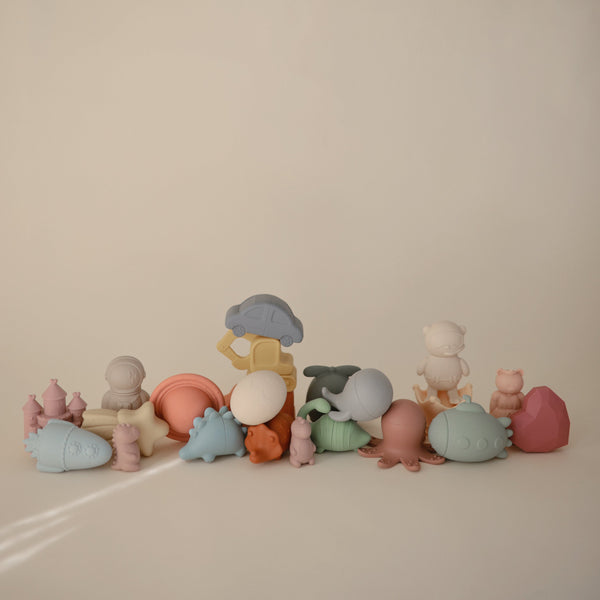 Dino Mold Free Bath Play Set for kids, featuring colorful dinosaurs and fun shapes for enjoyable bath time play.