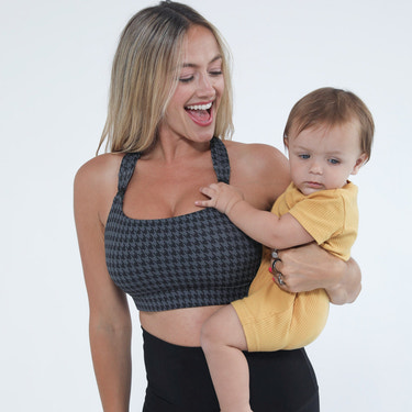 Chloe 4 Running Nursing & Pumping Sports Bra (Dark Houndstooth)