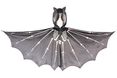 Bat Halloween costume cape for kids aged 4-8, perfect for dress-up and festive celebrations.