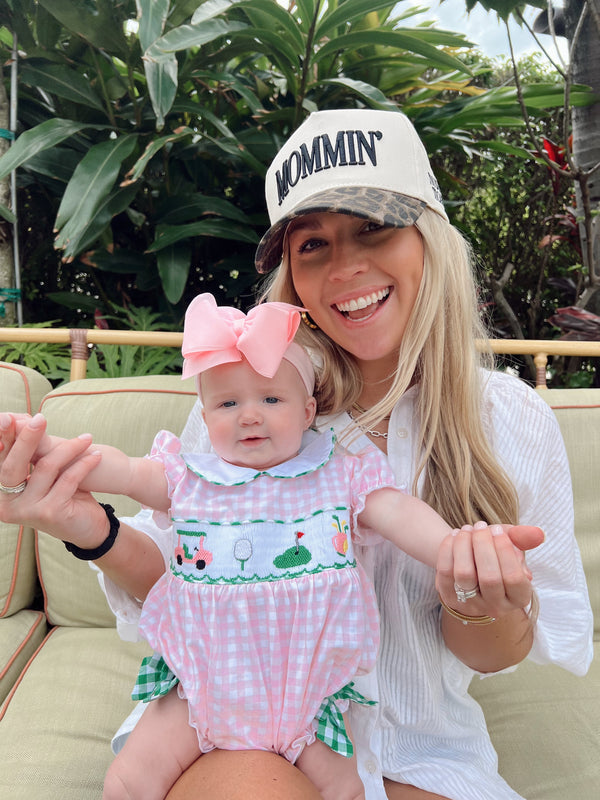 Mommin' - Vintage Trucker Hat