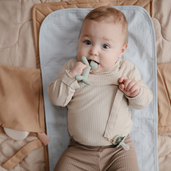 Mushie Linen Pacifier Clip 2-Pack linen clips faux wood clasp