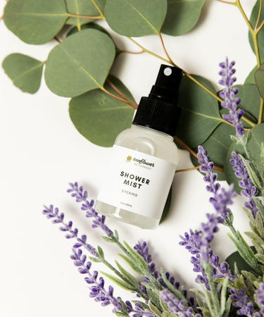 Evening Shower Mist for babies, soothing bath & body care for a calming bedtime routine.