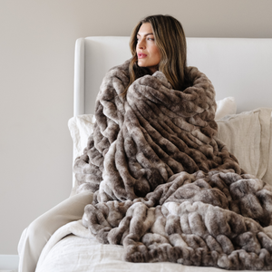 DOUBLE RUCHED FAUX FUR THROW BLANKETS