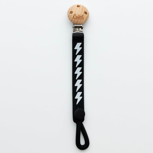 Nash Everything Clip - Bolt: Stylish pacifier clip in angle 15, perfect for keeping pacifiers secure and accessible.