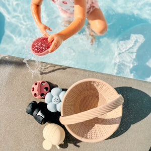 Strawberry Patch Bath Toys