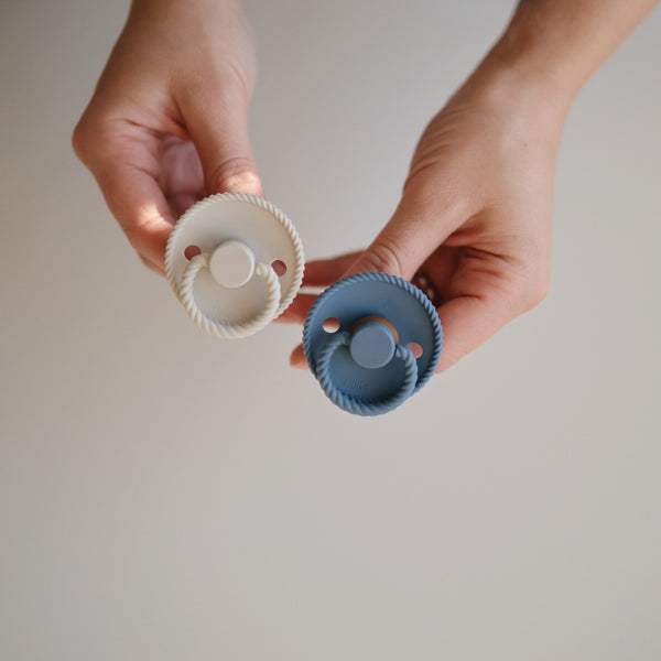FRIGG Rope Natural Rubber Pacifier 2-Pack