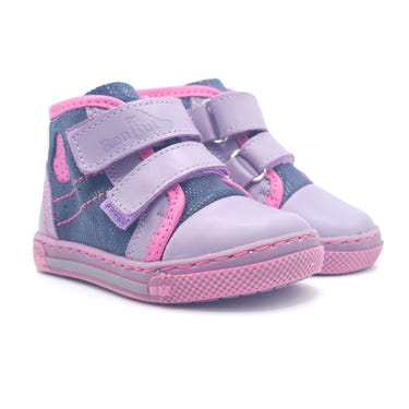Girls double velcro shoes in purple, perfect for comfort and style. Ideal footwear for little ones.