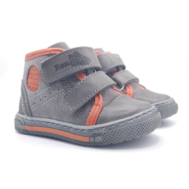Boys high double velcro shoe in gray, perfect for comfort and style. Ideal for active toddlers.
