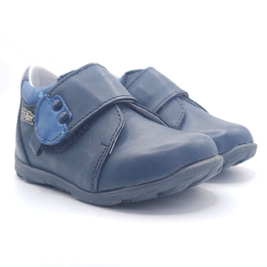 Boys Velcro shoes in blue navy, perfect for comfort and style. Ideal for little feet.