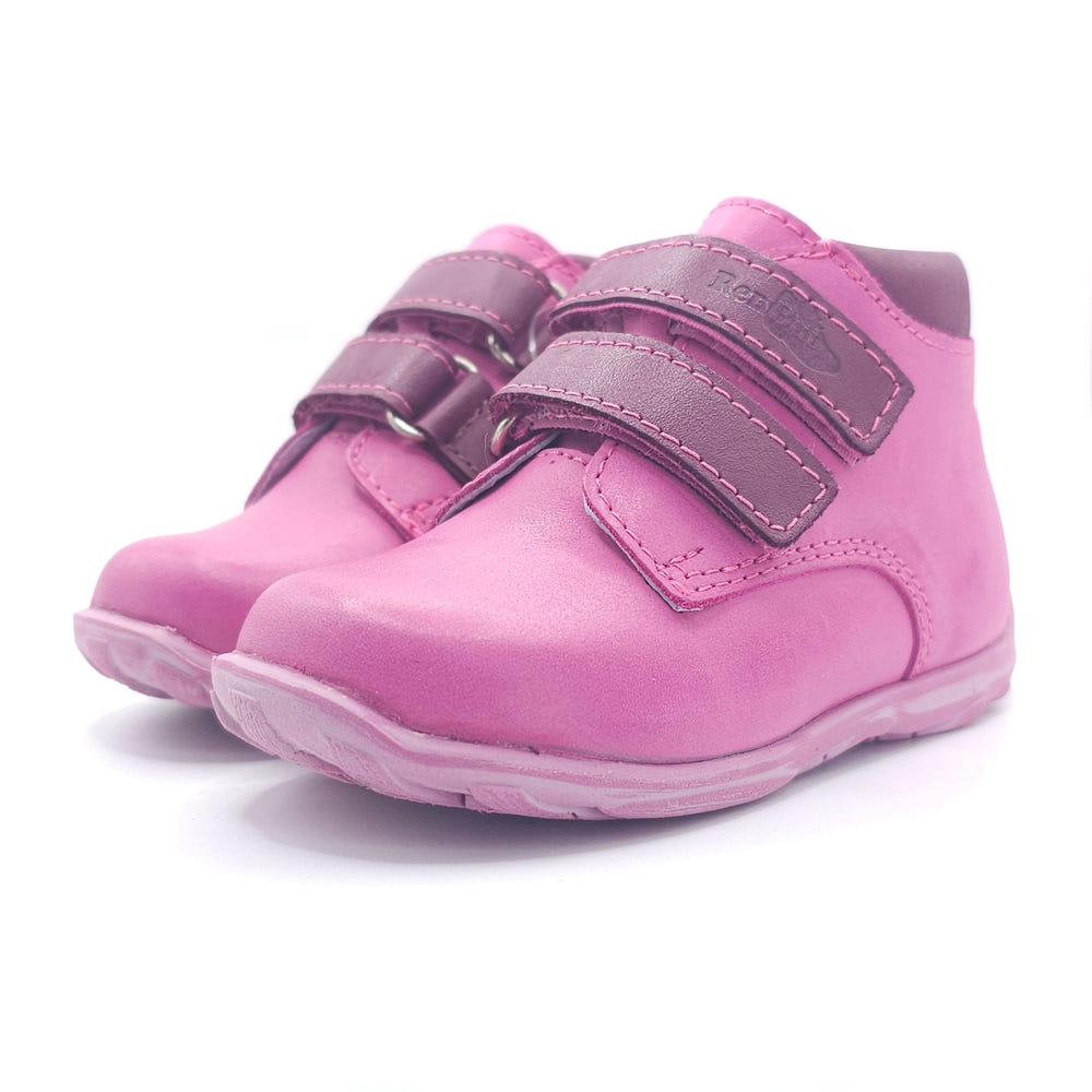 Girls double velcro shoes in pink, perfect for comfort and style. Ideal for little ones' everyday wear.
