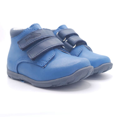 Boys double Velcro shoes in blue, perfect for comfort and style. Ideal for active toddlers.