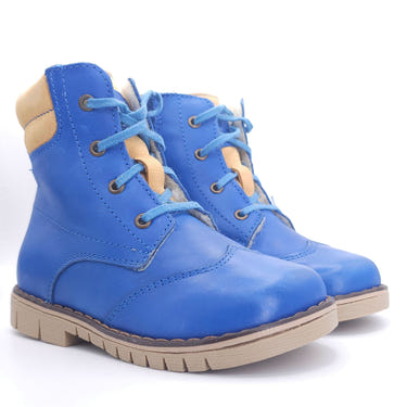 Boys winter boot in blue, perfect for keeping little feet warm and stylish during cold weather.