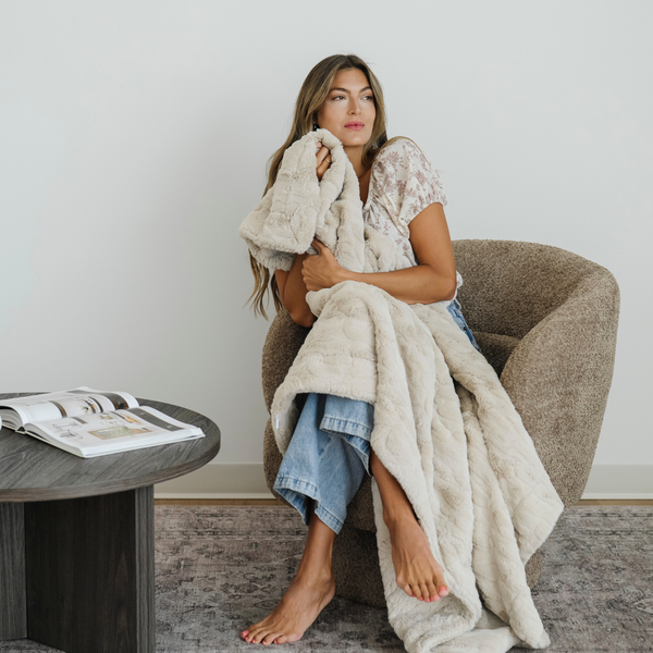 PATTERNED FAUX FUR THROW BLANKETS