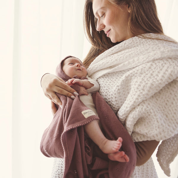 Organic Pointelle Swaddle Blanket + Hat Gift Set - MOOGCO Baby