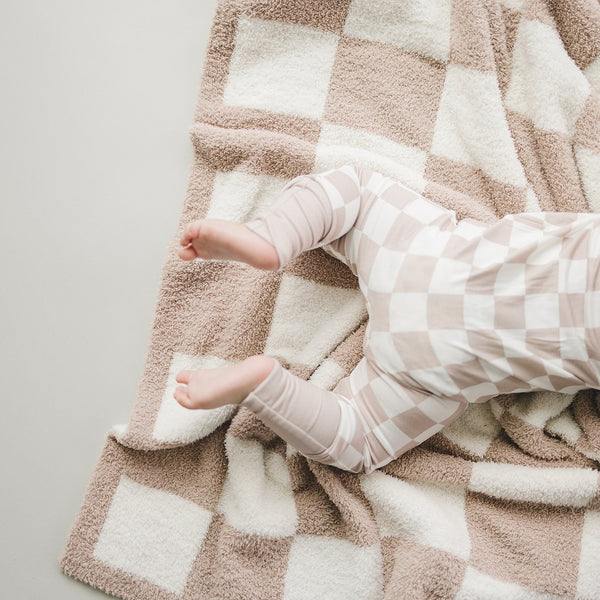 Checkered Plush Blanket | Latte - MOOGCO Baby