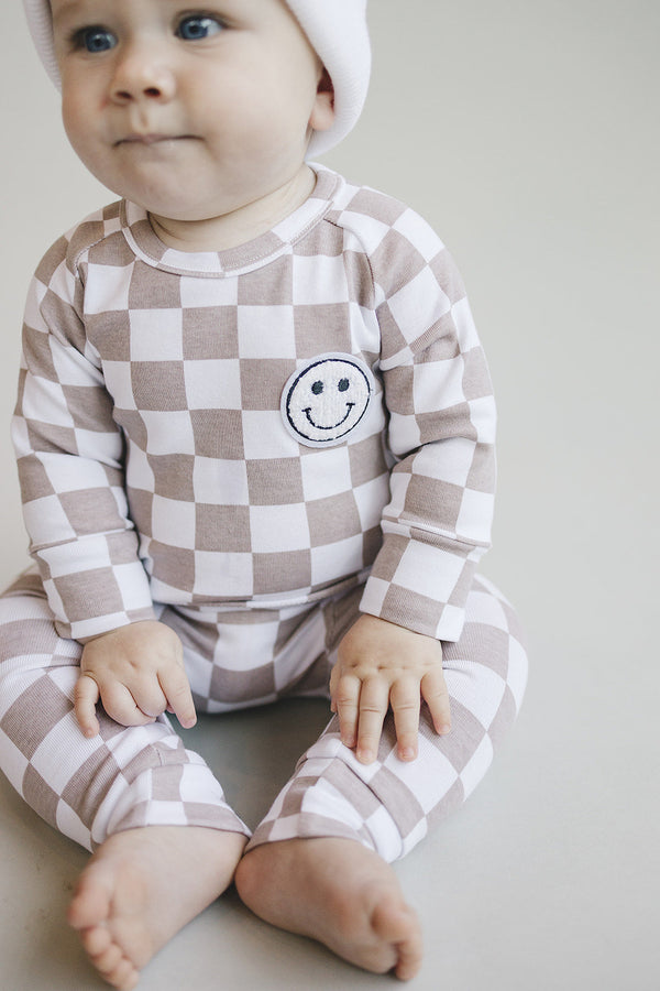 Checkered Smiley Lounge Set | Latte - MOOGCO Baby