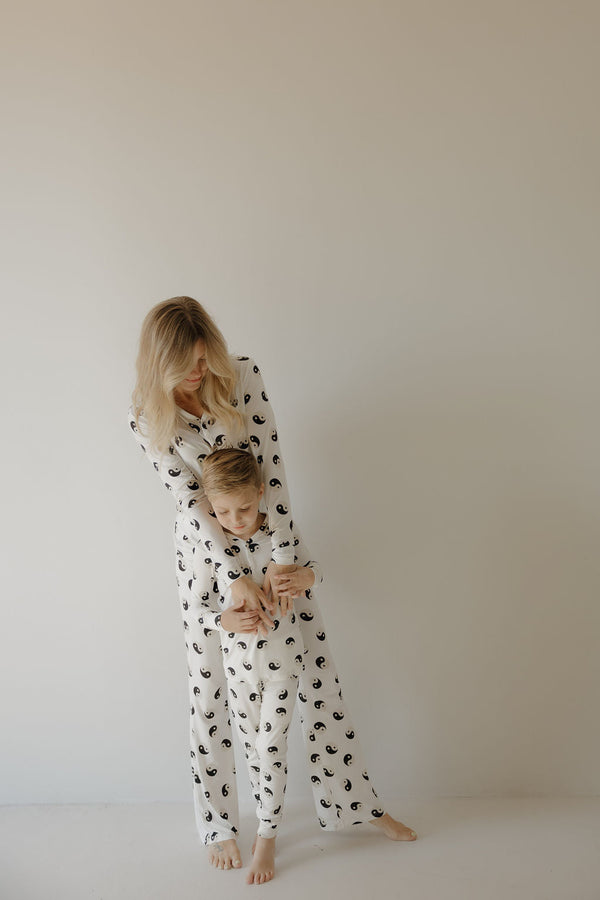 Women's Long Sleeve Bamboo Pajama | Black & White Yin Yang