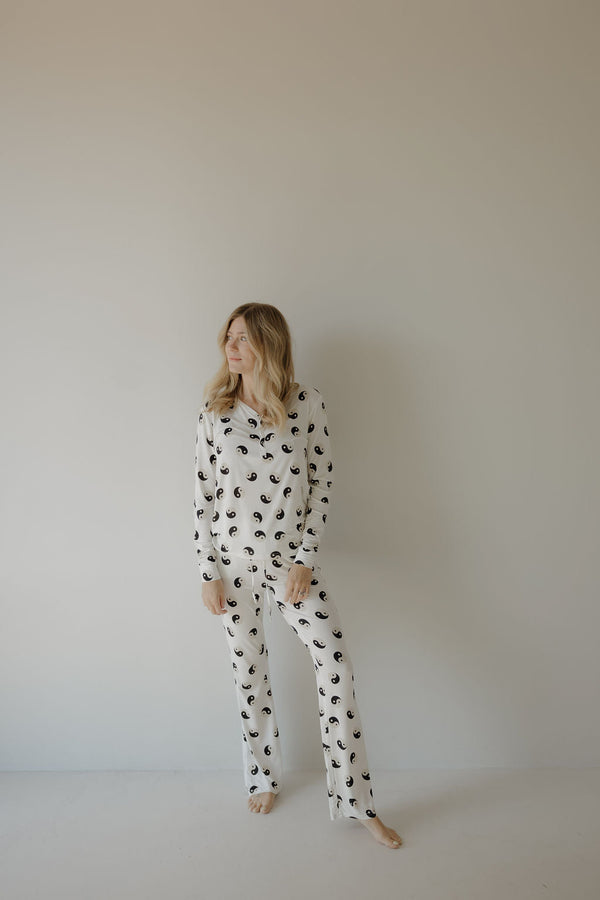 Women's Long Sleeve Bamboo Pajama | Black & White Yin Yang