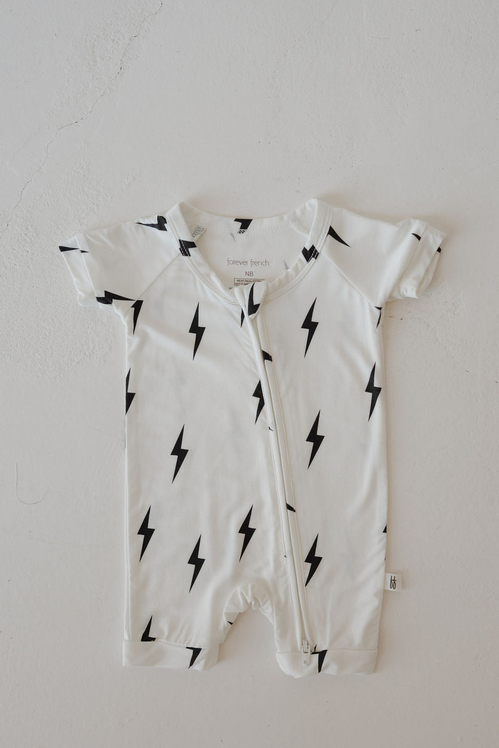 Shortie Bamboo Zip | White & Black Lightning Bolt