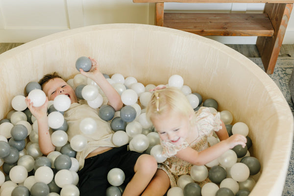 Oversized Ball Pit with 400 BPA-Free Balls