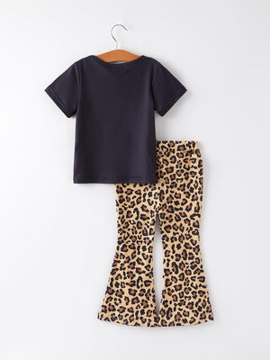Leopard print girls outfit set from WILD CURLS, showcasing playful style and comfort for little ones.