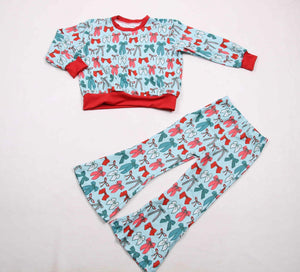 "Christmas bows lounge set for babies, featuring a cozy two-piece design in festive colors."