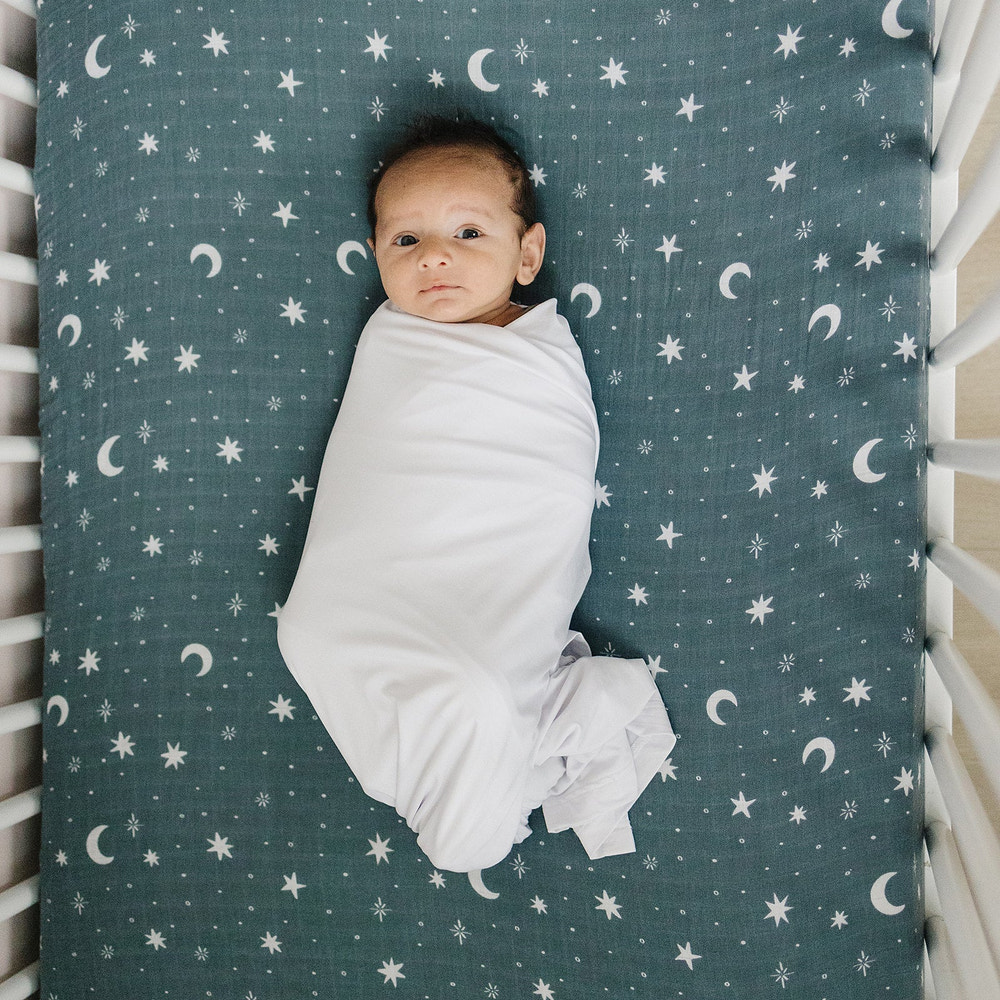 Night Sky Muslin Crib Sheet - MOOGCO Baby