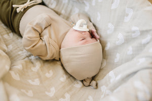 Oatmeal Organic Ribbed Newborn Knot Hat