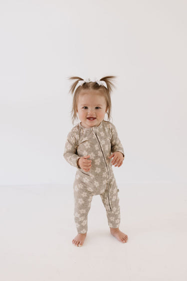 Bamboo zip pajamas in French gray floral design for babies, soft and stylish sleepwear.