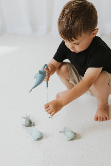 Colorful silicone fishing set for babies, perfect beach toy for fun and imaginative play at the sand and beach.