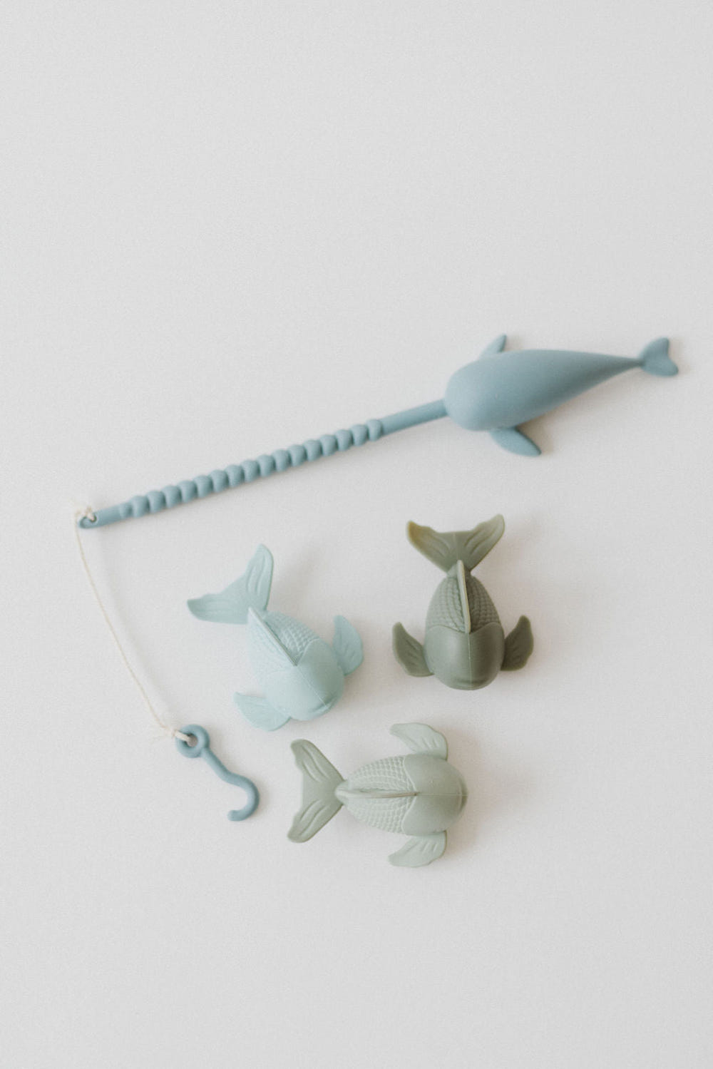 Colorful silicone fishing set for babies, perfect beach toy for fun and imaginative play at the sand and beach.