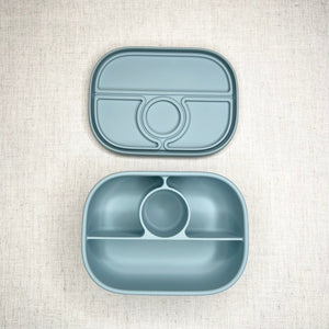 Hayden Bento Box in Leopard design, perfect for baby food storage and on-the-go meals. Angle 4 view.
