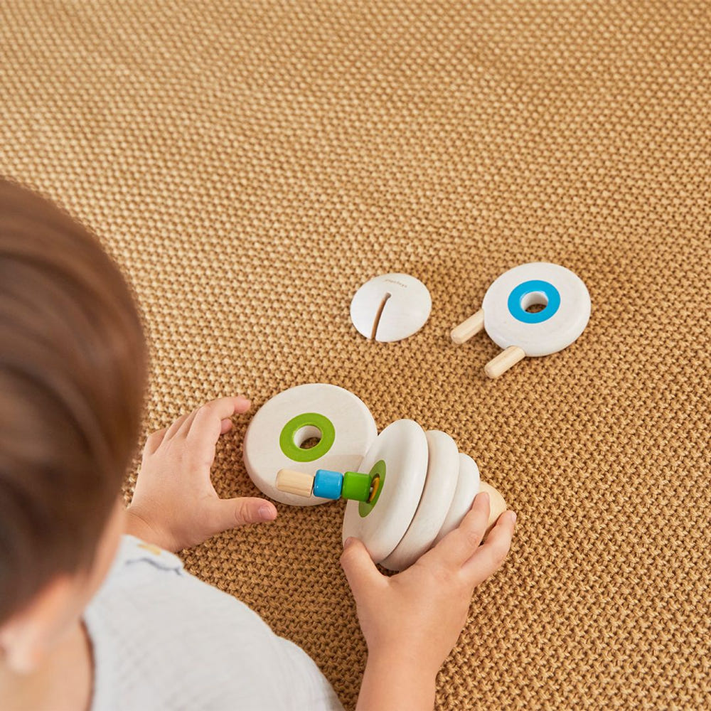 Lacing Sheep toy for babies, colorful and engaging, perfect for developing fine motor skills and creativity.
