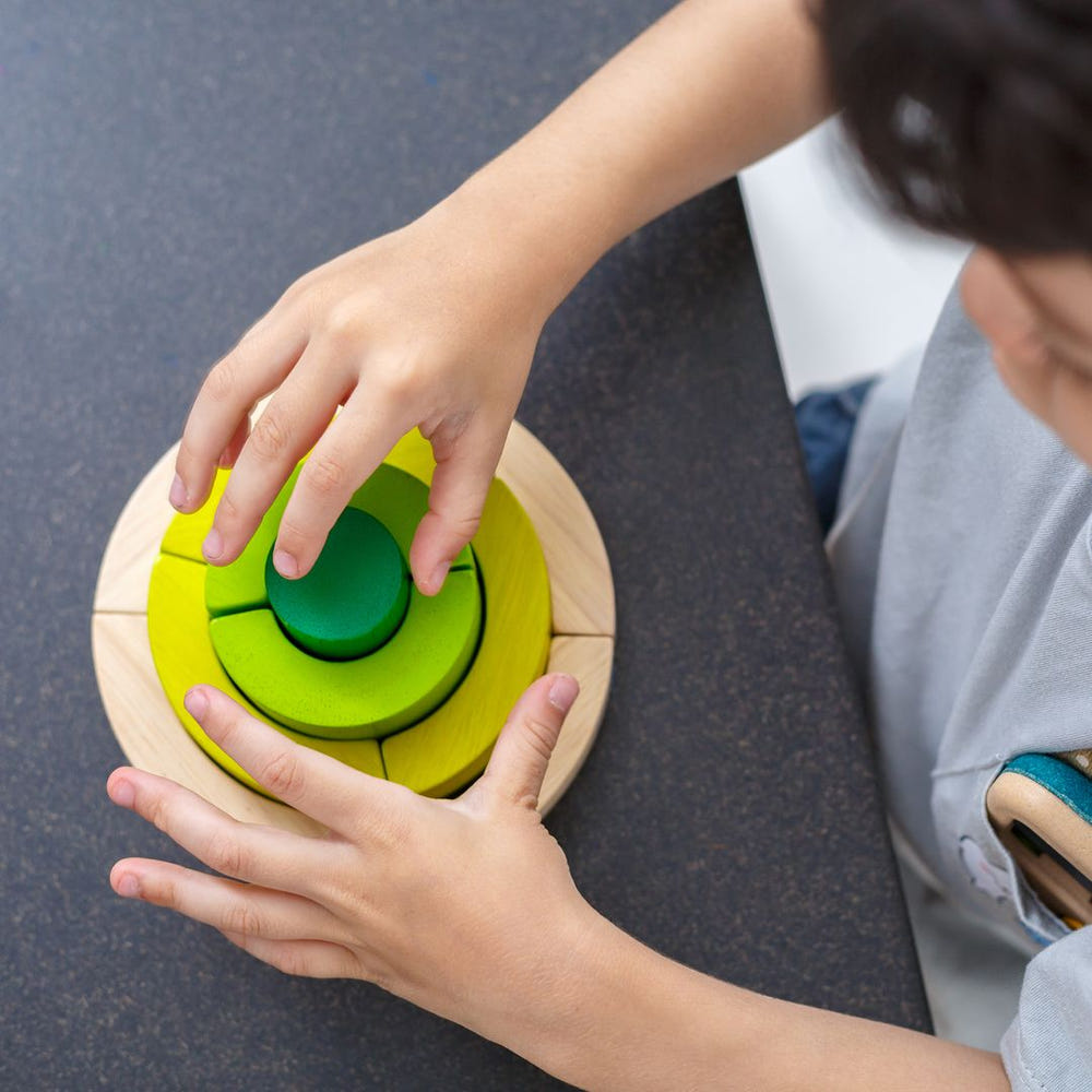 Colorful Curve Blocks for babies, promoting early learning and sensory play. Perfect for creative building fun!