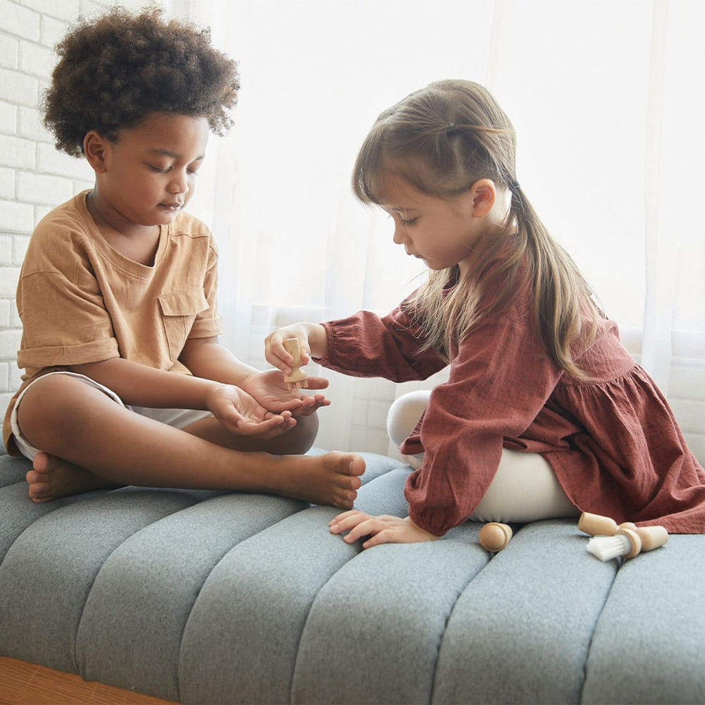 "Touch & Guess baby toy: engaging sensory play for infants, promoting exploration and learning through touch."