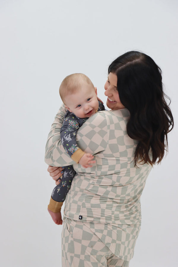 Ivy Wavy Checkers Women's Pajama Set