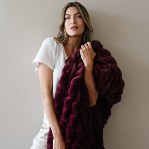 DOUBLE RUCHED FAUX FUR THROW BLANKETS