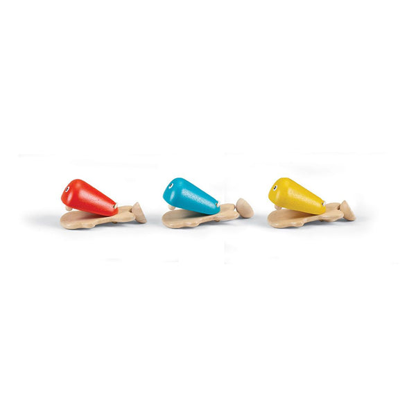 Colorful fish castanet for babies, perfect for creative play and sensory development.