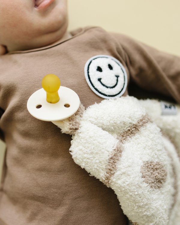 Smiley Fuzzy Blanket | Latte