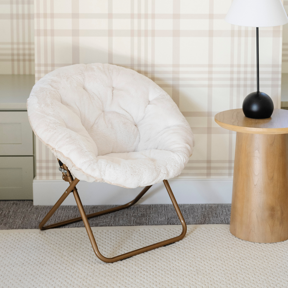 Comfortable SAUCER CHAIR for kids, perfect for playtime and relaxation in any room.