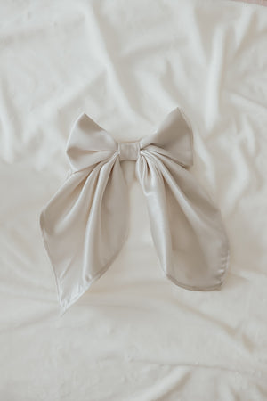Ivorie Holiday Luxury Large Bow Clip