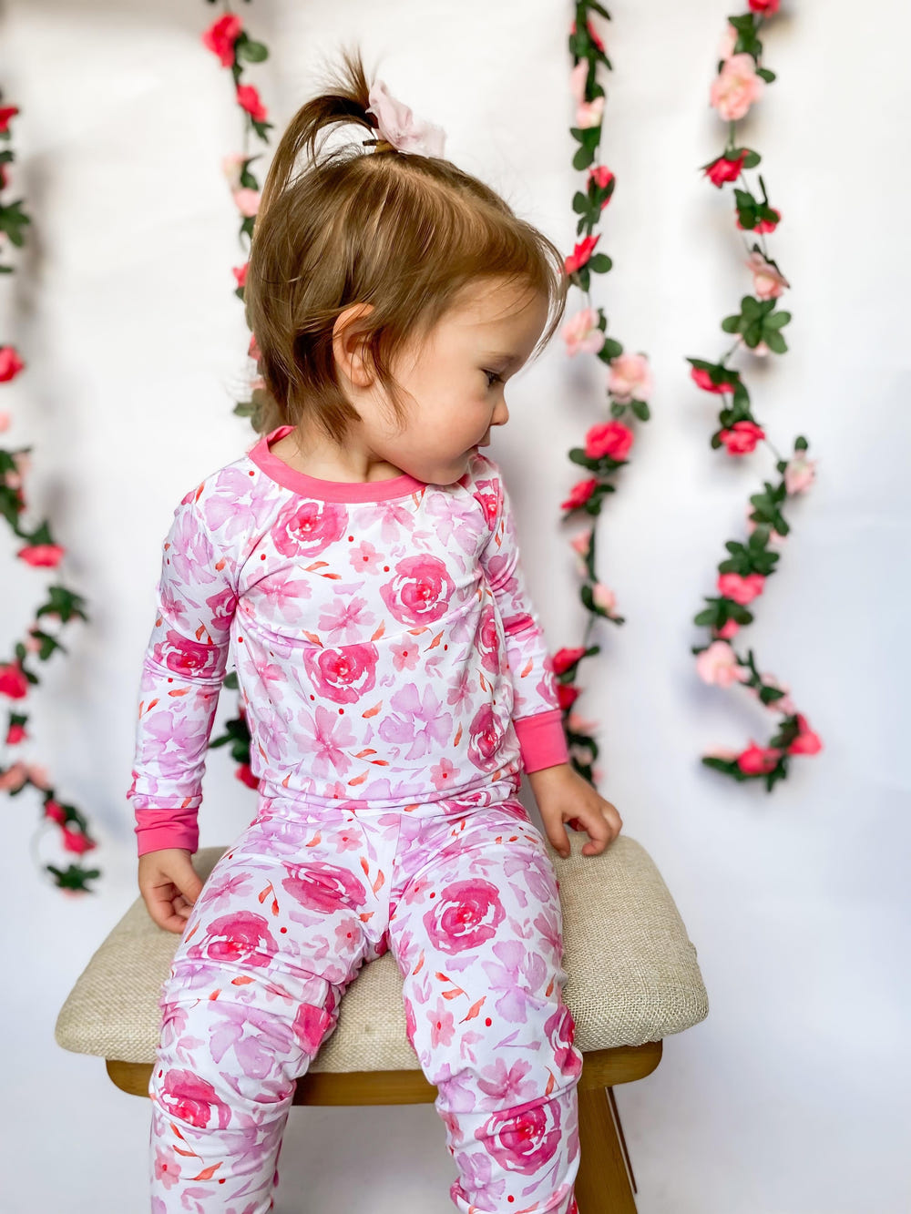 Rosie & Cozy Set: Adorable baby bedding for a peaceful sleep, featuring soft fabrics and charming designs.
