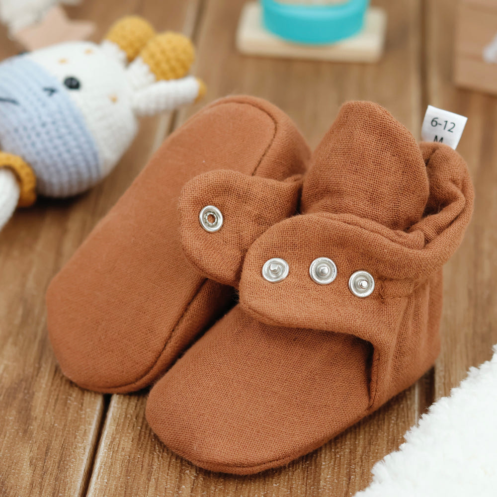 Muslin Stay On Baby Booties Walnut