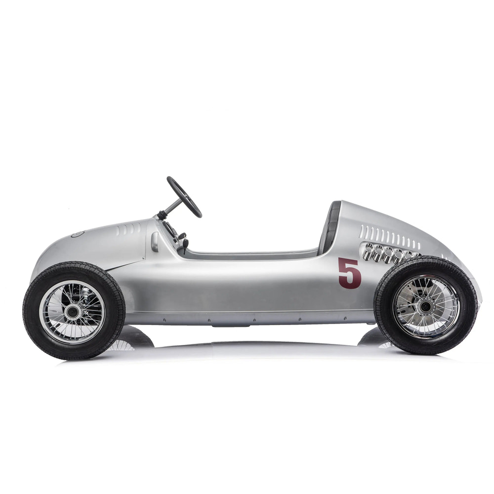 24V Audi Union Typ D Ride On car for kids, featuring sleek design and vibrant colors, perfect for outdoor fun.