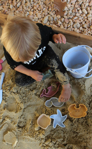 Silicone Sand bucket with toys and shovel