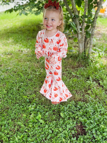 Pumpkin bow high-waisted ruffle bell set for babies, perfect for playtime and special occasions.