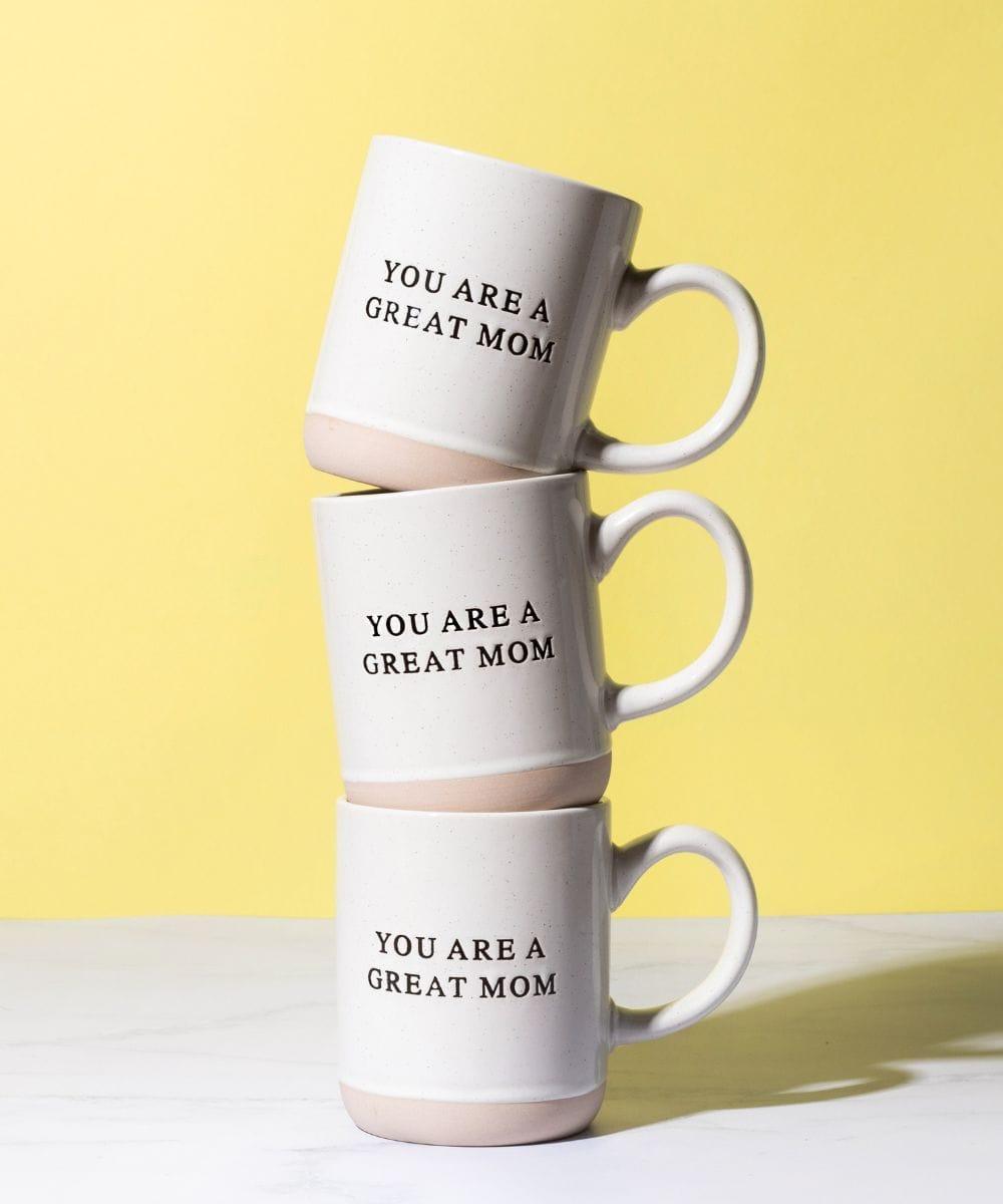 Great Mom Mug - Stylish ceramic mug perfect for celebrating motherhood. Ideal gift for new moms.