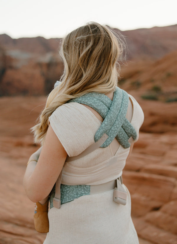 Coco Bloom – Baby Carrier With A Pocket
